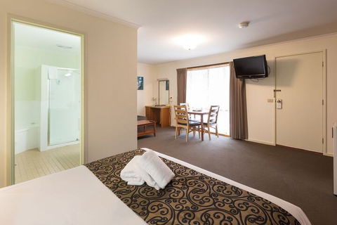 Advance Motel - Tourism TAS 4