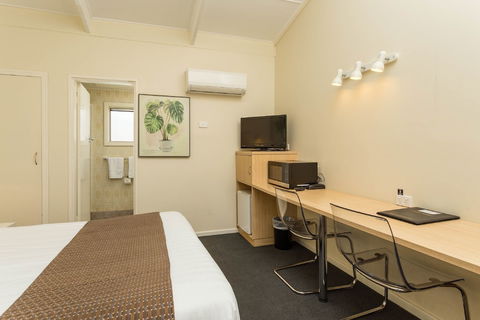 Club Motel - Tourism TAS 6