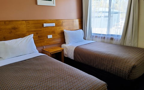 Highway Motor Inn - Tourism TAS 6