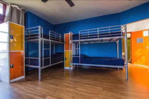 Mad Monkey Backpackers Bayswater - Tourism TAS 4
