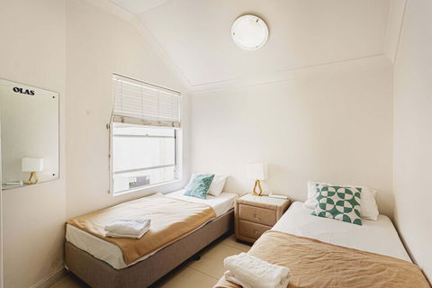 Manly Beach House - Hobart Tourism 5