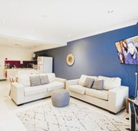 Manly Beach House - Hobart Tourism
