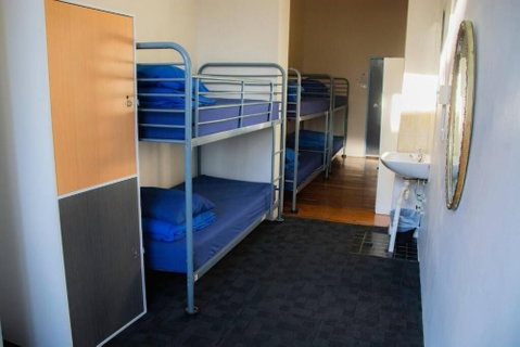 Hump Backpackers - Tourism TAS 6