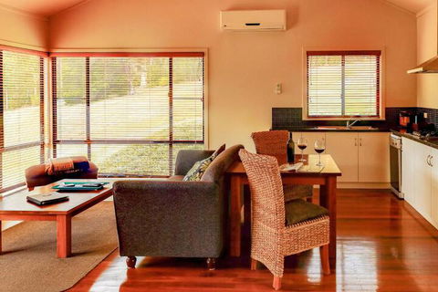 Rainbow Trail Chalets - Tourism TAS 3