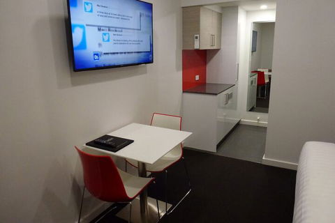 Golden Chain Tower Motor Inn - Tourism TAS 4