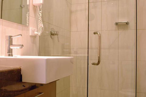 Golden Chain Tower Motor Inn - Tourism TAS 6