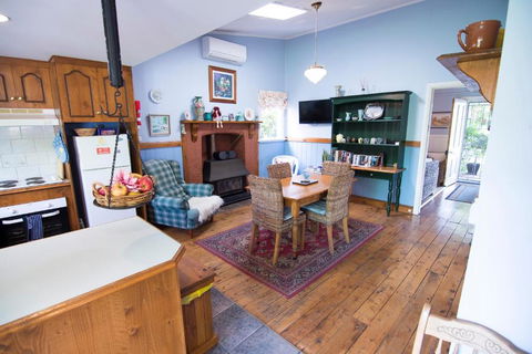 Pammys Palace - Hobart Tourism 5