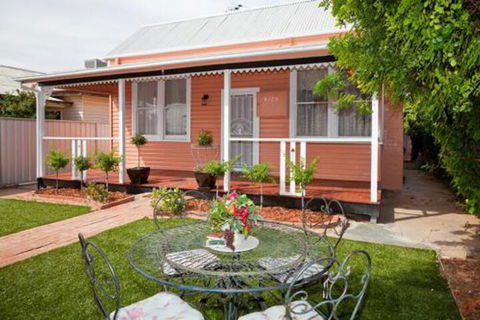 Pammys Palace - Hobart Tourism 0