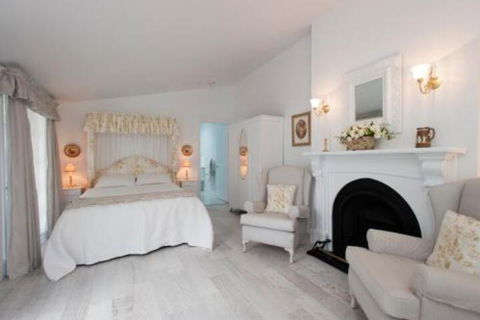 White Dove Cottage Bed & Breakfast - Tourism TAS 0