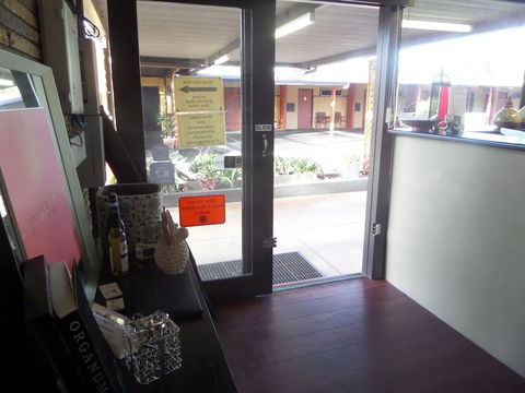 Motel Oasis - Tourism TAS 3