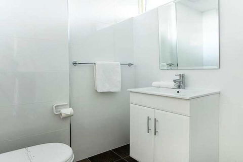 Lake Jindabyne Hotel - Tourism TAS 5