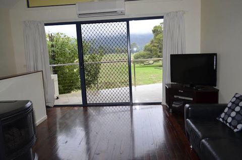 Halls Gap Escape - Tourism TAS 1