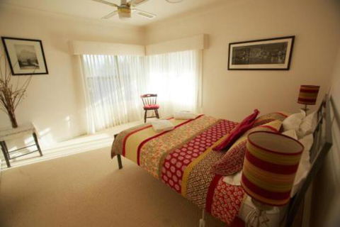 Barrington River House - Hobart Tourism 5