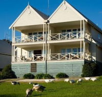 Lakeside Suites 1 - Tourism TAS