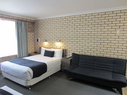 Cowra Crest Motel - Tourism TAS 2