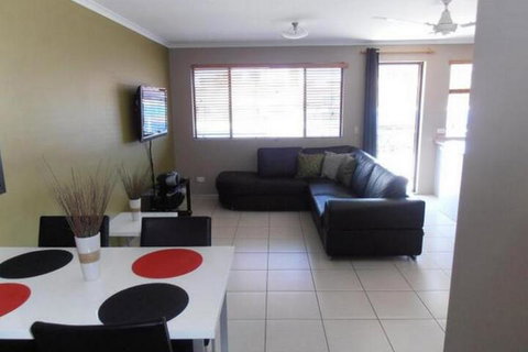 Beachside Court Holiday Apartments - Tourism TAS 5