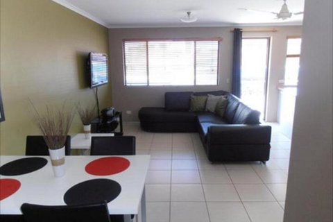 Beachside Court Holiday Apartments - Tourism TAS 6