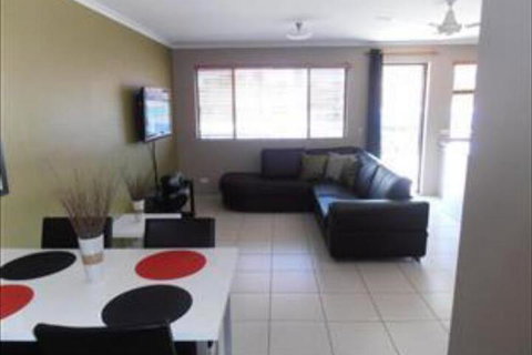 Beachside Court Holiday Apartments - Tourism TAS 3