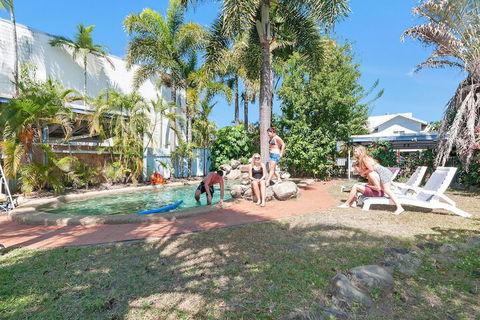 Reef Backpackers - Tourism TAS 1
