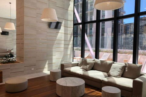 Avanti Two Bedroom View Apartment Floor 44 CBD - Tourism TAS 6