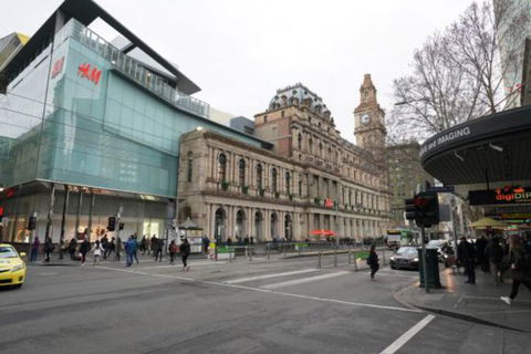 Avanti Two Bedroom View Apartment Floor 44 CBD - Tourism TAS 2