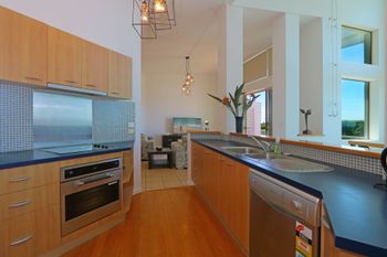 Pacific Royale Penthouse 311 - Tourism TAS 6