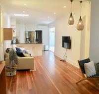 3 Bedroom Home Near Manly Beach - Hobart Tourism