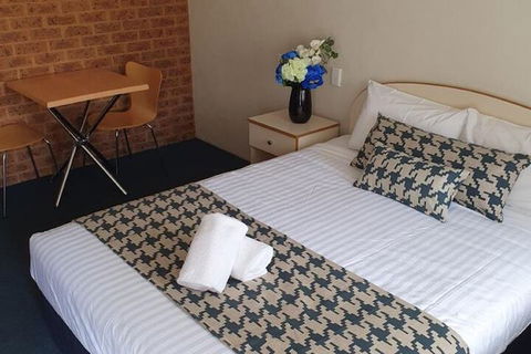 MAS Country Colonial Motor Inn - Tourism TAS 5