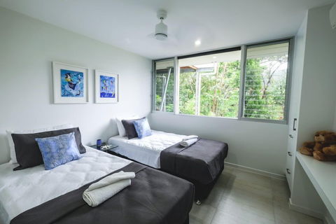 Bellevue Airlie Beach - Hobart Tourism 1
