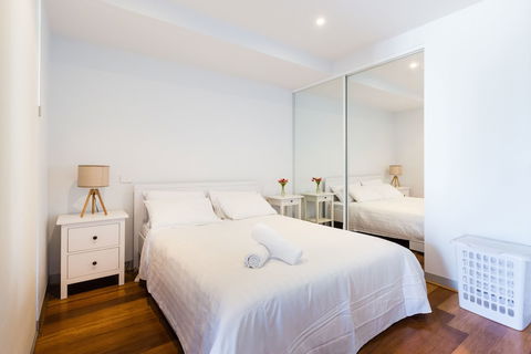 RIVER, 1BDR Melbourne Apartment - Tourism TAS 3