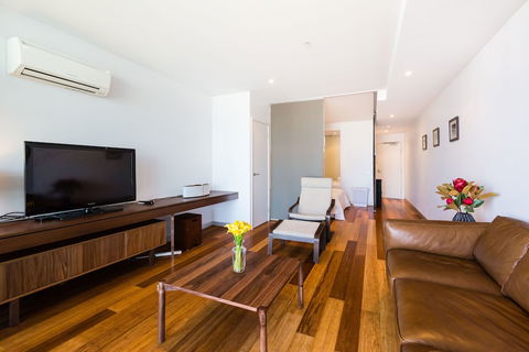 RIVER, 1BDR Melbourne Apartment - Tourism TAS 0