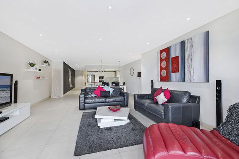 Coast Luxury Apartment 21 - Hobart Tourism 1