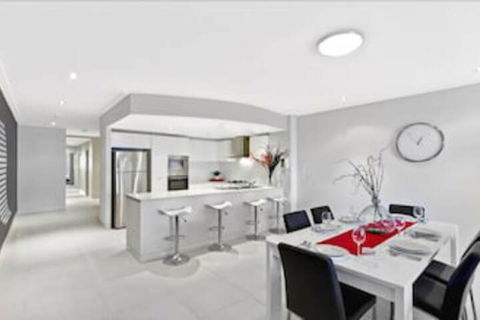 Coast Luxury Apartment 21 - Hobart Tourism 3