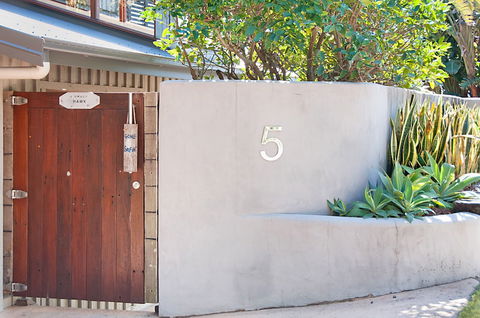A PERFECT STAY - The Hawk At Wategos - Tourism TAS 0