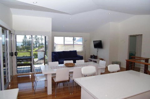 Beach Club 2 5 Gowing Street - Hobart Tourism 6