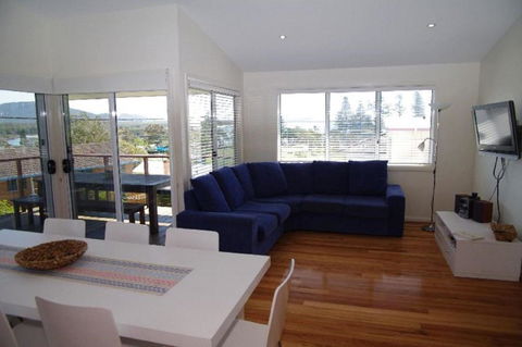 Beach Club 2 5 Gowing Street - Hobart Tourism 3