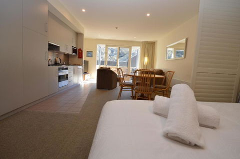 Squatters 1 - Hobart Tourism 4