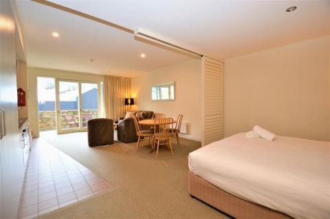 Squatters 1 - Hobart Tourism 2