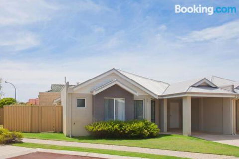 Beach Resort Chalet - Hobart Tourism 1