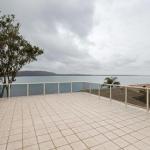 1 Kooringal 105 Soldiers Point Road Waterfront Unit Wth Aircon - Hobart Tourism 0