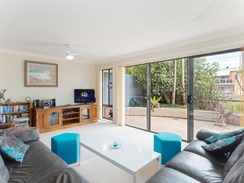 2 Peninsula Waters Three Bedroom Unit With Spacious Private Courtyard & WIFI - Hobart Tourism 4
