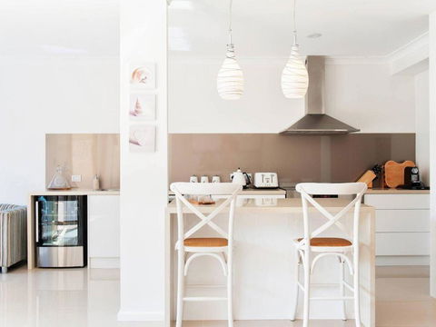 15 The Moorings 4 Cromarty Road Stunning With Water Views & Pool - Hobart Tourism 1