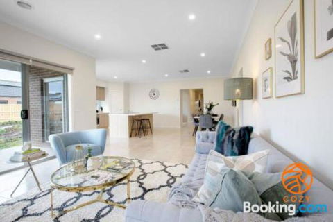109Cozy Cranbourne Family House5Bed2Bath2Parking - Tourism TAS 6