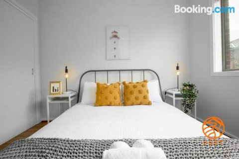 109Cozy Cranbourne Family House5Bed2Bath2Parking - Tourism TAS 3