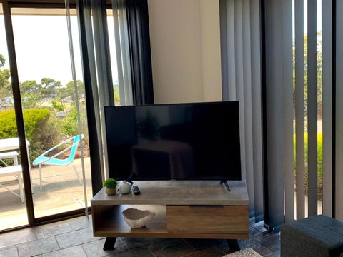 Nepean View - Tourism TAS 6