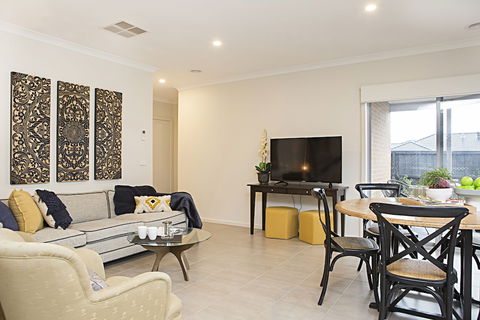 BOUTIQUE STAYS - Gumflower - Hobart Tourism 4