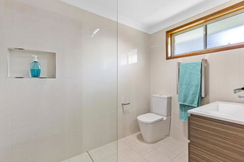 Kalimna Lakeside Living - Hobart Tourism 3
