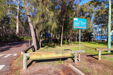 Kalimna Lakeside Living - Hobart Tourism 5