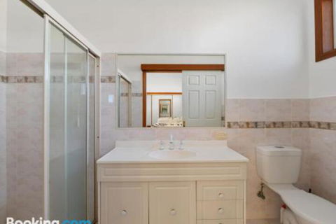 Surf Mist - Hobart Tourism 0