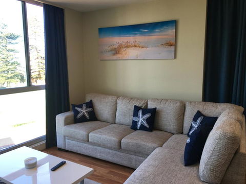 Beachside Luxury 2 Bedroom Getaway - Hobart Tourism 1